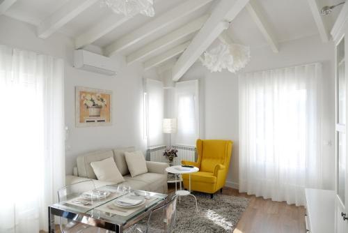 Navarra Chic & Terrace Apartment